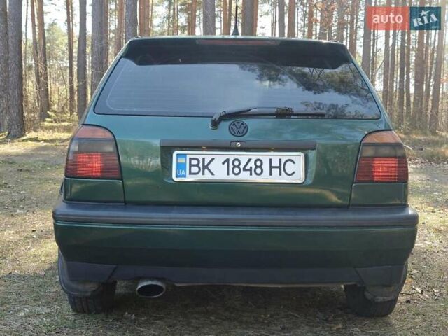 Зеленый Фольксваген Гольф, объемом двигателя 1.78 л и пробегом 136 тыс. км за 3200 $, фото 4 на Automoto.ua