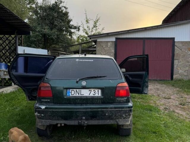 Зелений Фольксваген Гольф, об'ємом двигуна 1.9 л та пробігом 300 тис. км за 600 $, фото 1 на Automoto.ua