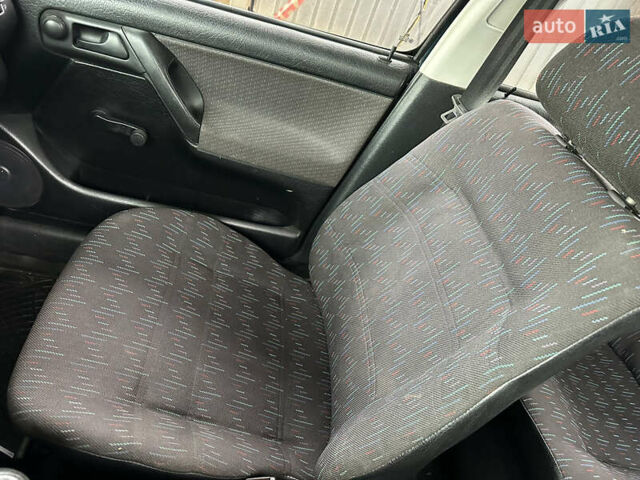 Зеленый Фольксваген Гольф, объемом двигателя 0 л и пробегом 266 тыс. км за 1799 $, фото 12 на Automoto.ua