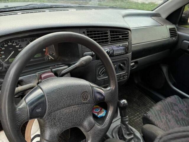 Зелений Фольксваген Гольф, об'ємом двигуна 1.9 л та пробігом 300 тис. км за 600 $, фото 5 на Automoto.ua