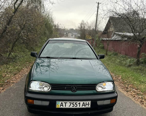 Зеленый Фольксваген Гольф, объемом двигателя 0 л и пробегом 266 тыс. км за 1799 $, фото 1 на Automoto.ua