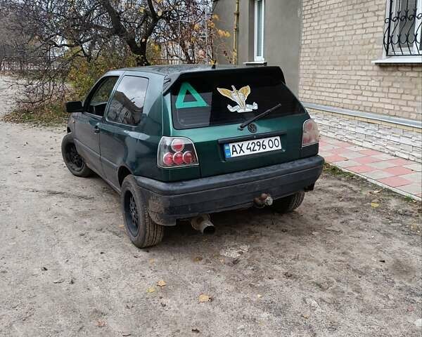 Зеленый Фольксваген Гольф, объемом двигателя 1.4 л и пробегом 246 тыс. км за 2000 $, фото 1 на Automoto.ua