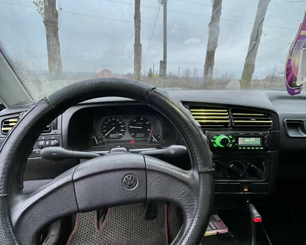Зеленый Фольксваген Гольф, объемом двигателя 1.9 л и пробегом 230 тыс. км за 1600 $, фото 7 на Automoto.ua