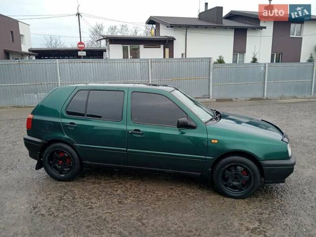 Зеленый Фольксваген Гольф, объемом двигателя 1.78 л и пробегом 279 тыс. км за 2350 $, фото 6 на Automoto.ua