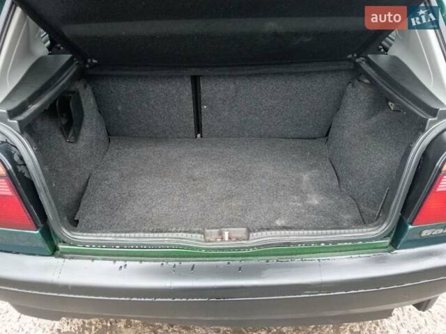 Зеленый Фольксваген Гольф, объемом двигателя 1.78 л и пробегом 279 тыс. км за 2350 $, фото 18 на Automoto.ua