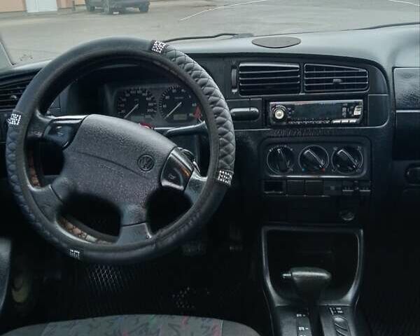 Зеленый Фольксваген Гольф, объемом двигателя 1.78 л и пробегом 279 тыс. км за 2350 $, фото 14 на Automoto.ua