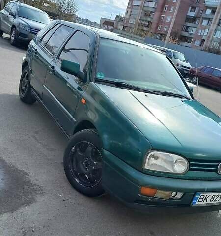 Зеленый Фольксваген Гольф, объемом двигателя 1.78 л и пробегом 285 тыс. км за 2300 $, фото 4 на Automoto.ua