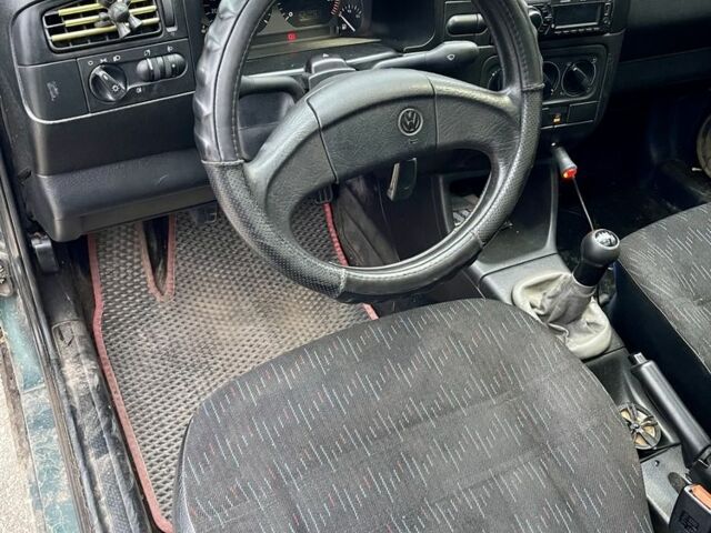 Зеленый Фольксваген Гольф, объемом двигателя 1.9 л и пробегом 115 тыс. км за 1600 $, фото 6 на Automoto.ua