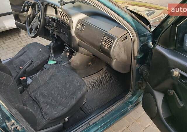 Зелений Фольксваген Гольф, об'ємом двигуна 1.6 л та пробігом 382 тис. км за 1799 $, фото 6 на Automoto.ua