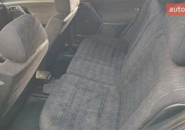 Зелений Фольксваген Гольф, об'ємом двигуна 1.6 л та пробігом 382 тис. км за 1799 $, фото 4 на Automoto.ua