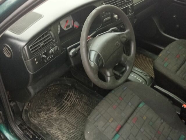 Зеленый Фольксваген Гольф, объемом двигателя 1.8 л и пробегом 200 тыс. км за 850 $, фото 5 на Automoto.ua