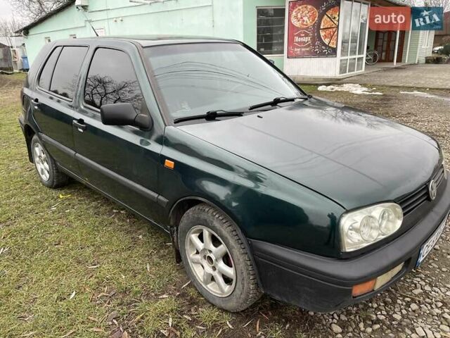 Зеленый Фольксваген Гольф, объемом двигателя 1.78 л и пробегом 230 тыс. км за 2450 $, фото 2 на Automoto.ua