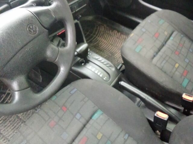 Зеленый Фольксваген Гольф, объемом двигателя 1.8 л и пробегом 200 тыс. км за 850 $, фото 7 на Automoto.ua