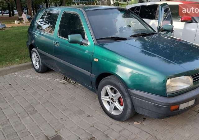 Зелений Фольксваген Гольф, об'ємом двигуна 1.6 л та пробігом 382 тис. км за 1799 $, фото 1 на Automoto.ua