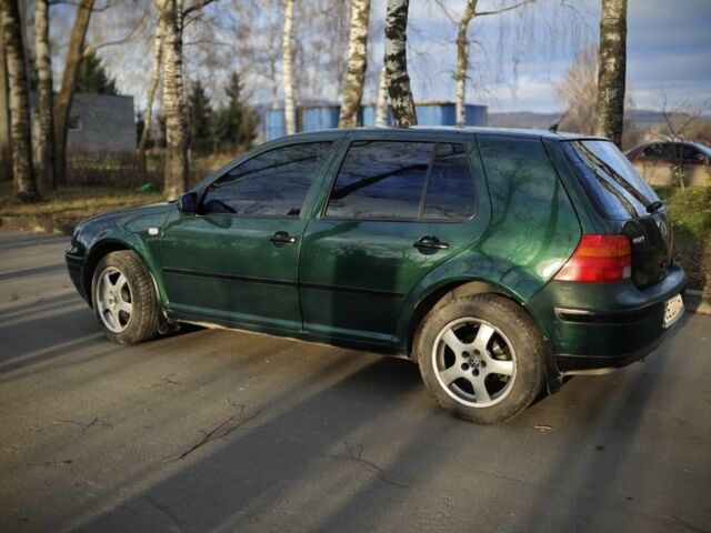 Зеленый Фольксваген Гольф, объемом двигателя 1.6 л и пробегом 255 тыс. км за 3800 $, фото 4 на Automoto.ua