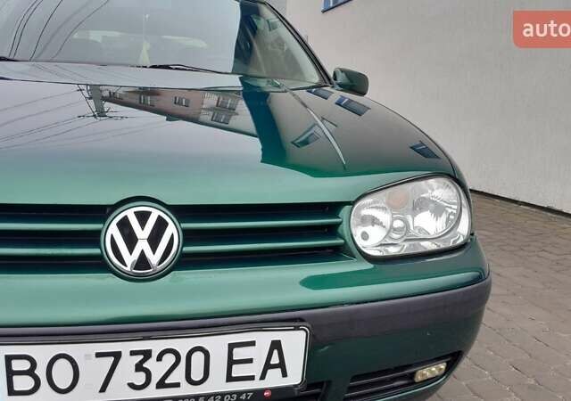 Зеленый Фольксваген Гольф, объемом двигателя 1.39 л и пробегом 170 тыс. км за 2999 $, фото 2 на Automoto.ua