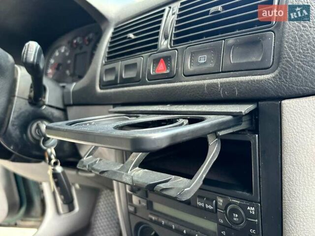 Зеленый Фольксваген Гольф, объемом двигателя 1.6 л и пробегом 226 тыс. км за 3600 $, фото 20 на Automoto.ua