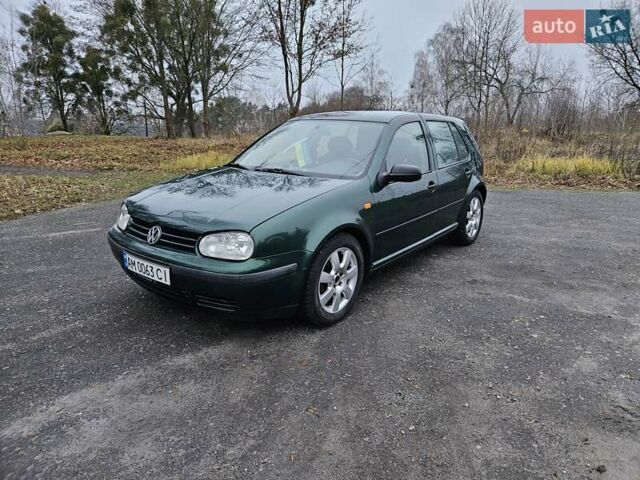 Зеленый Фольксваген Гольф, объемом двигателя 1.39 л и пробегом 267 тыс. км за 2950 $, фото 2 на Automoto.ua