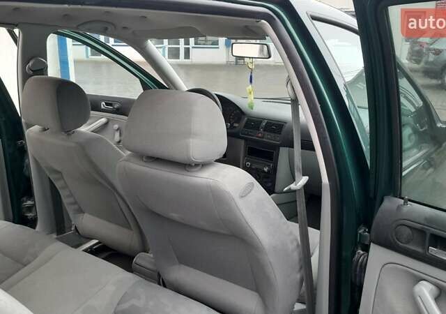 Зеленый Фольксваген Гольф, объемом двигателя 1.39 л и пробегом 170 тыс. км за 2999 $, фото 16 на Automoto.ua