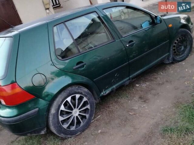 Зеленый Фольксваген Гольф, объемом двигателя 1.9 л и пробегом 331 тыс. км за 3000 $, фото 4 на Automoto.ua