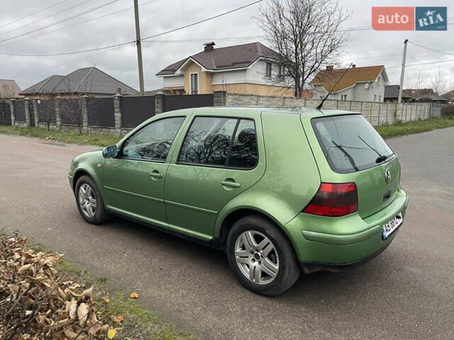 Зеленый Фольксваген Гольф, объемом двигателя 1.6 л и пробегом 210 тыс. км за 4200 $, фото 5 на Automoto.ua