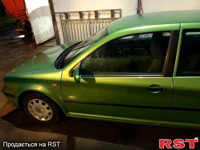 Зеленый Фольксваген Гольф, объемом двигателя 1.4 л и пробегом 344 тыс. км за 3800 $, фото 7 на Automoto.ua