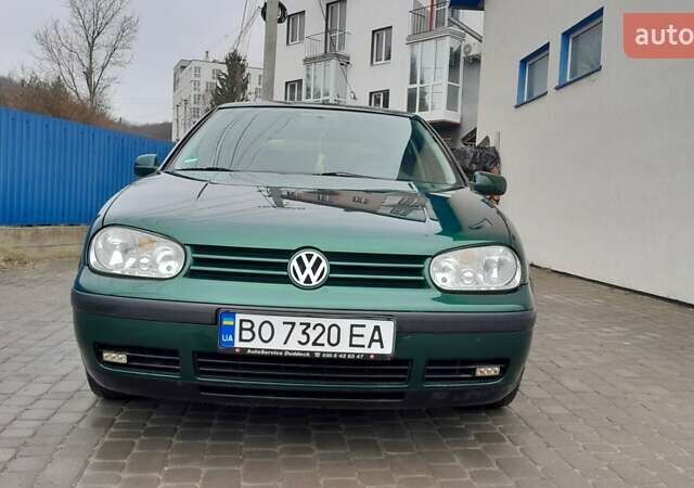 Зеленый Фольксваген Гольф, объемом двигателя 1.39 л и пробегом 170 тыс. км за 2999 $, фото 1 на Automoto.ua