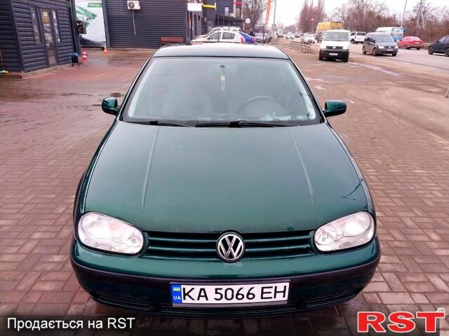 Зеленый Фольксваген Гольф, объемом двигателя 1.6 л и пробегом 200 тыс. км за 3700 $, фото 6 на Automoto.ua