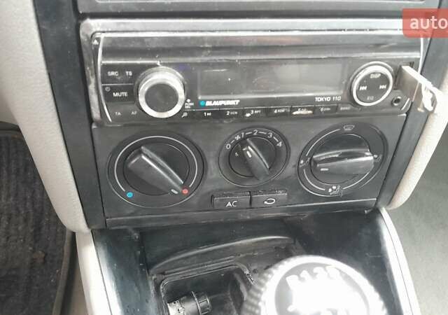 Зеленый Фольксваген Гольф, объемом двигателя 1.39 л и пробегом 170 тыс. км за 2999 $, фото 21 на Automoto.ua