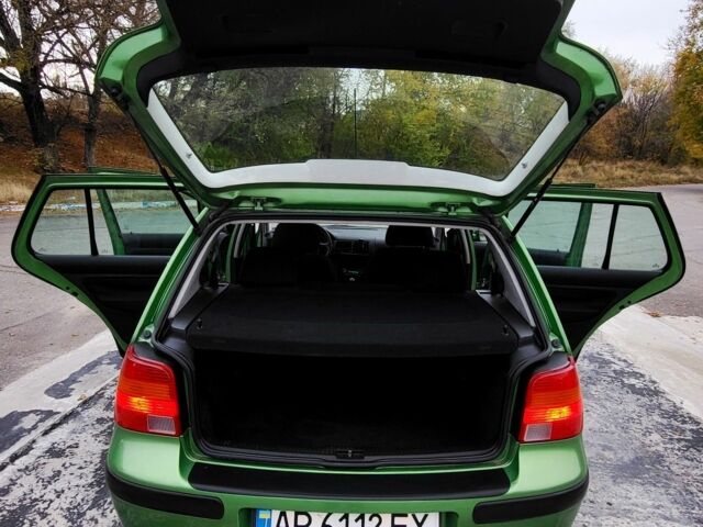 Зеленый Фольксваген Гольф, объемом двигателя 1.4 л и пробегом 200 тыс. км за 2850 $, фото 6 на Automoto.ua