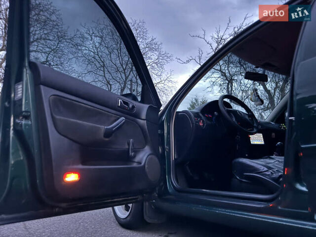 Зеленый Фольксваген Гольф, объемом двигателя 1.4 л и пробегом 366 тыс. км за 2850 $, фото 20 на Automoto.ua