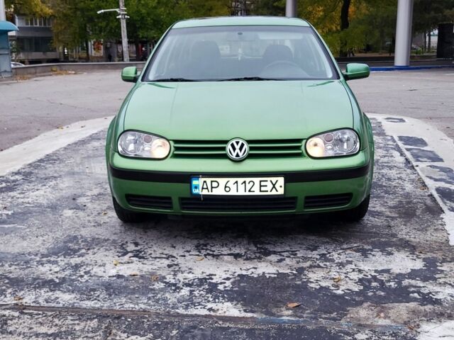 Зеленый Фольксваген Гольф, объемом двигателя 1.4 л и пробегом 200 тыс. км за 2850 $, фото 1 на Automoto.ua