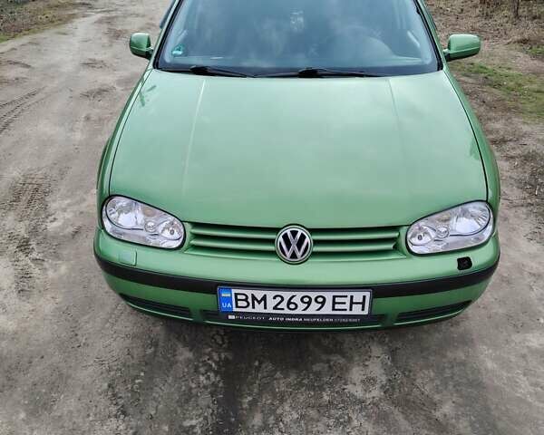 Зеленый Фольксваген Гольф, объемом двигателя 1.39 л и пробегом 237 тыс. км за 3970 $, фото 1 на Automoto.ua
