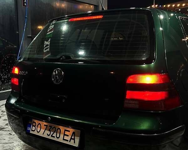 Зеленый Фольксваген Гольф, объемом двигателя 1.39 л и пробегом 186 тыс. км за 3250 $, фото 2 на Automoto.ua