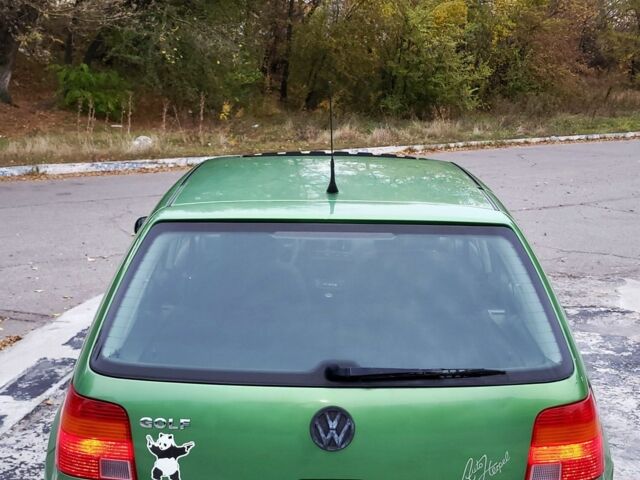 Зеленый Фольксваген Гольф, объемом двигателя 1.4 л и пробегом 200 тыс. км за 2850 $, фото 2 на Automoto.ua