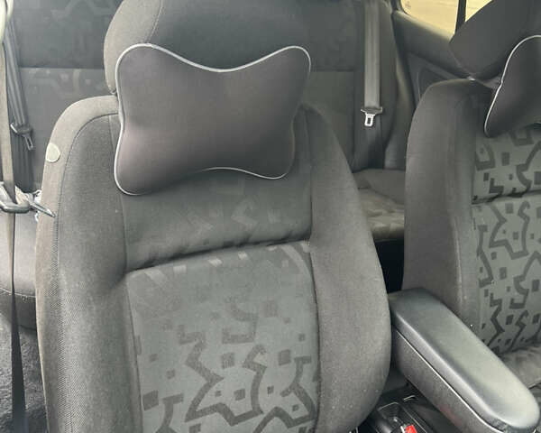 Зелений Фольксваген Гольф, об'ємом двигуна 1.39 л та пробігом 172 тис. км за 3500 $, фото 10 на Automoto.ua