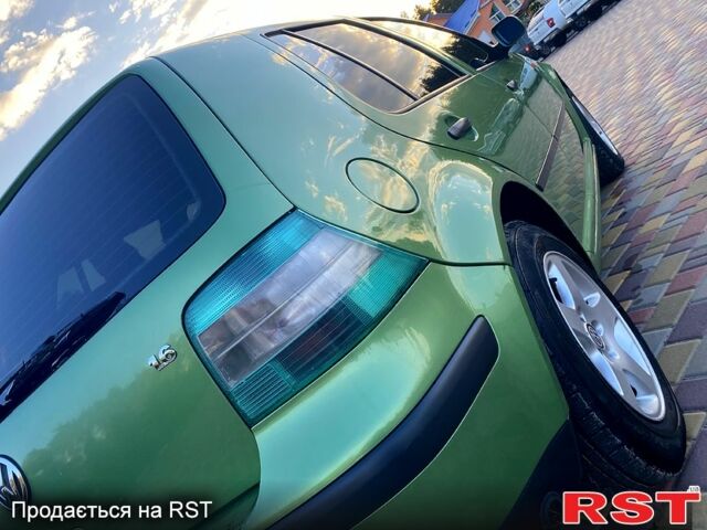 Зеленый Фольксваген Гольф, объемом двигателя 1.6 л и пробегом 308 тыс. км за 3900 $, фото 5 на Automoto.ua