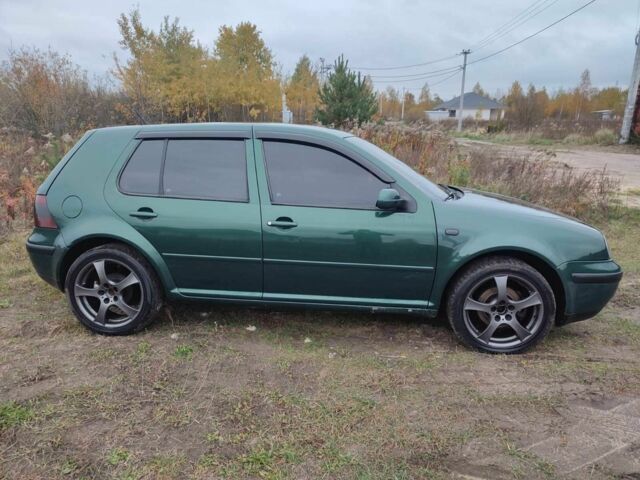 Зеленый Фольксваген Гольф, объемом двигателя 1.8 л и пробегом 230 тыс. км за 3800 $, фото 1 на Automoto.ua