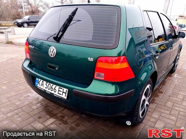 Зеленый Фольксваген Гольф, объемом двигателя 1.6 л и пробегом 200 тыс. км за 3700 $, фото 8 на Automoto.ua