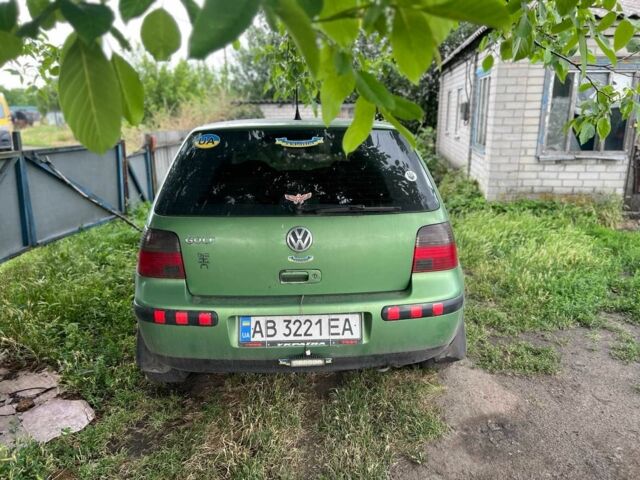 Зеленый Фольксваген Гольф, объемом двигателя 1.4 л и пробегом 330 тыс. км за 3075 $, фото 3 на Automoto.ua