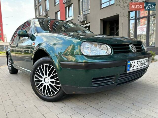 Зеленый Фольксваген Гольф, объемом двигателя 1.6 л и пробегом 226 тыс. км за 3600 $, фото 5 на Automoto.ua