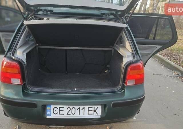 Зеленый Фольксваген Гольф, объемом двигателя 1.6 л и пробегом 255 тыс. км за 3800 $, фото 8 на Automoto.ua