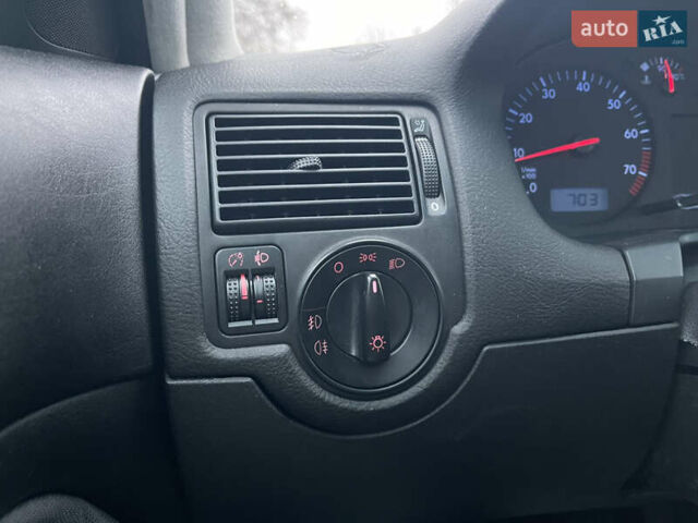 Зеленый Фольксваген Гольф, объемом двигателя 1.6 л и пробегом 210 тыс. км за 4200 $, фото 21 на Automoto.ua