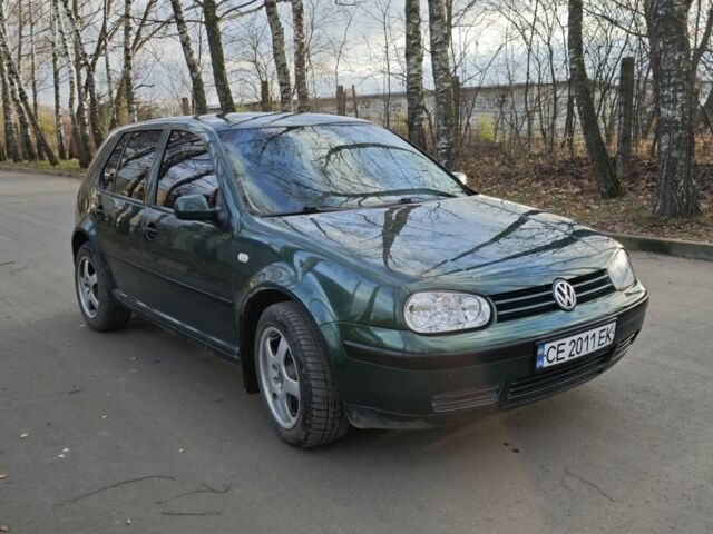 Зеленый Фольксваген Гольф, объемом двигателя 1.6 л и пробегом 255 тыс. км за 3800 $, фото 1 на Automoto.ua