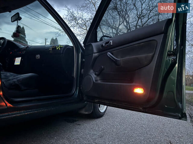 Зеленый Фольксваген Гольф, объемом двигателя 1.4 л и пробегом 366 тыс. км за 2850 $, фото 31 на Automoto.ua