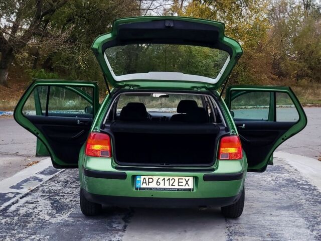 Зеленый Фольксваген Гольф, объемом двигателя 1.4 л и пробегом 200 тыс. км за 2850 $, фото 5 на Automoto.ua