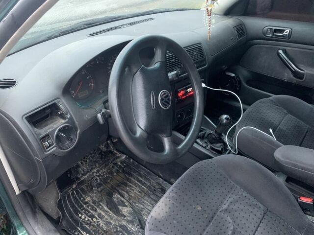 Зеленый Фольксваген Гольф, объемом двигателя 0 л и пробегом 310 тыс. км за 2800 $, фото 5 на Automoto.ua