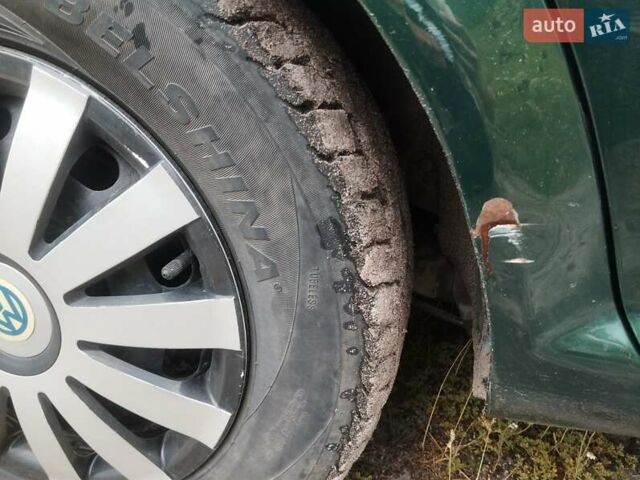 Зеленый Фольксваген Гольф, объемом двигателя 1.4 л и пробегом 326 тыс. км за 3800 $, фото 17 на Automoto.ua