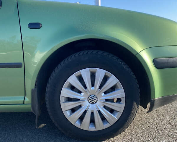 Зеленый Фольксваген Гольф, объемом двигателя 1.6 л и пробегом 290 тыс. км за 3500 $, фото 7 на Automoto.ua