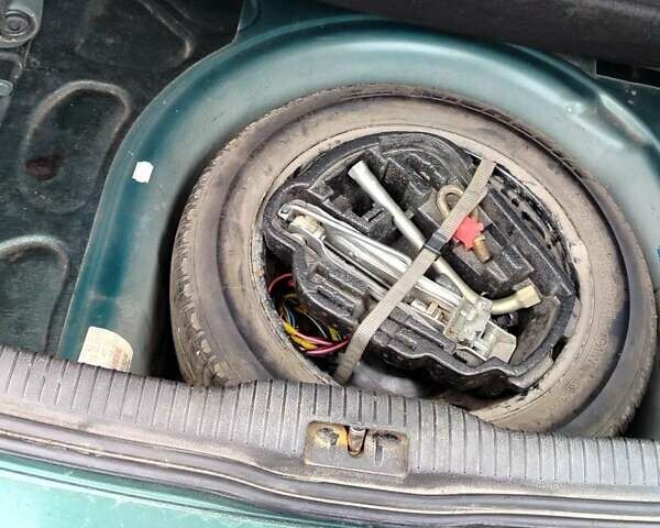 Зеленый Фольксваген Гольф, объемом двигателя 1.9 л и пробегом 331 тыс. км за 3000 $, фото 14 на Automoto.ua